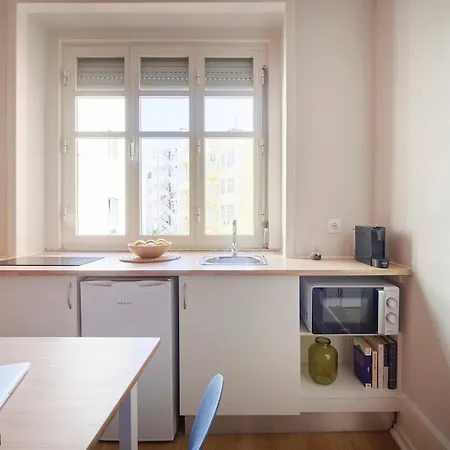 Marquês De Pombal - Curated In Apartment *