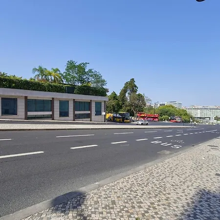 Marques De Pombal - Curated In Lägenhet Lisboa